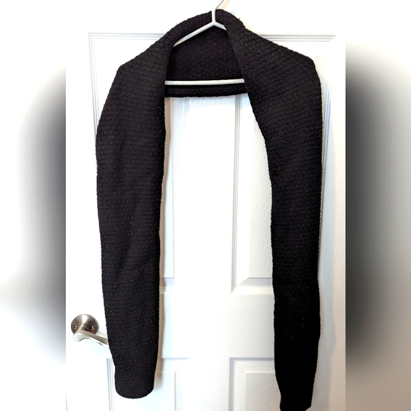 3/$30 Saturday's Surf winter scarf - Picture 1 of 2